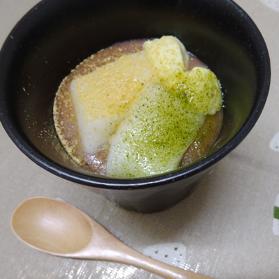 スベラカーゼ餅のおしるこ